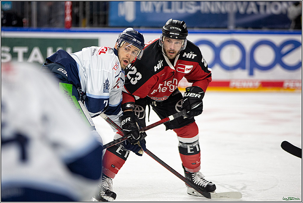 PENNY DEL;  Koelner Haie - Straubing Tigers; Koeln, 11.03.2022